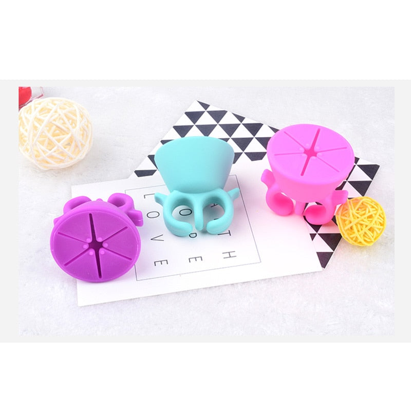 Nail Art Finger Ring Style Gel Polish Varnish Wearable Flexible Silicone Holder Stand Support Manicure Tools